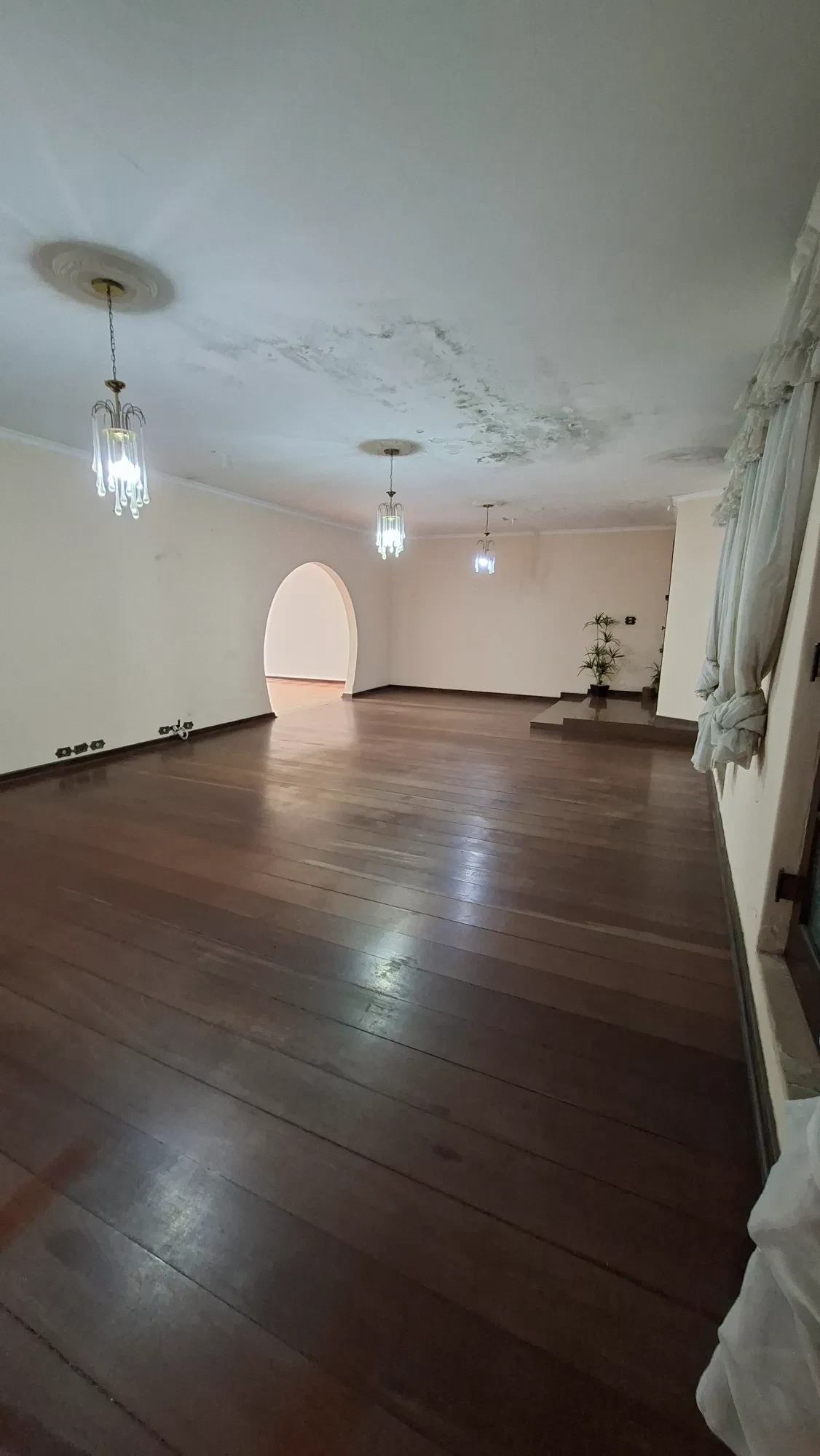 Imagem Casa com 3 Quartos para Alugar, 374 metros em Jardim Emília - Sorocaba