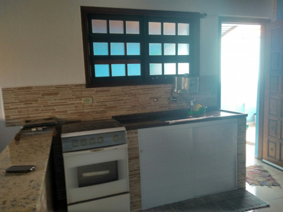 Imagem Casa com 2 Quartos à Venda, 70 m² em Peruíbe