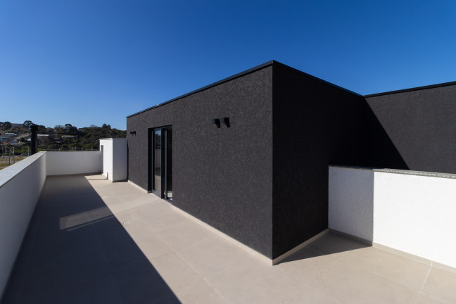 Imagem Sobrado com 3 Quartos à Venda, 300 m² em Santa Cândida - Curitiba