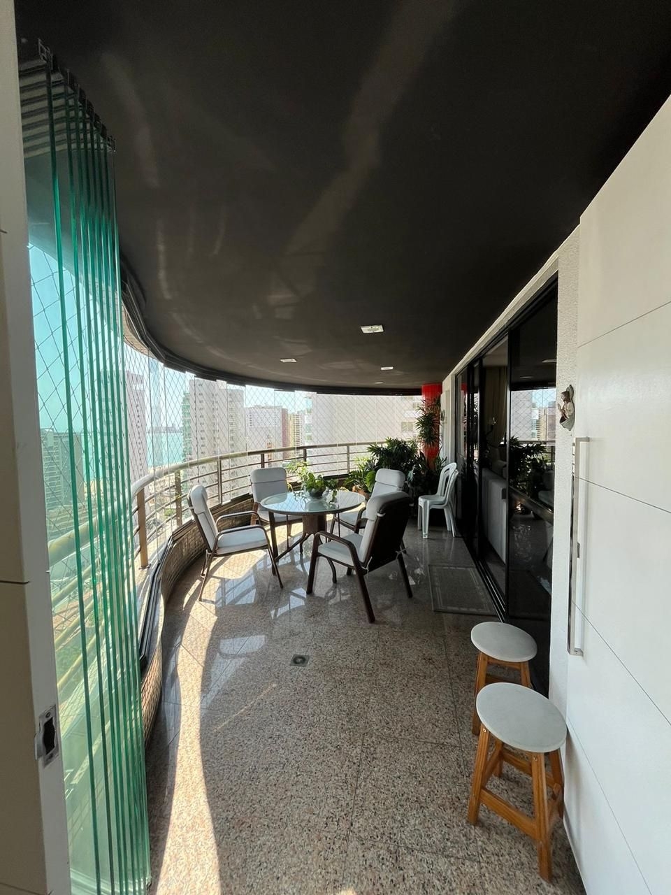 Imagem Apartamento com 4 Quartos à Venda, 175 m²em Meireles - Fortaleza