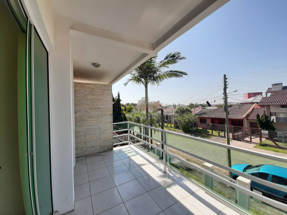 Imagem Casa com 5 Quartos à Venda ou Temporada, 200 m² em Posto 4 (Capão Novo) - Capão da Canoa
