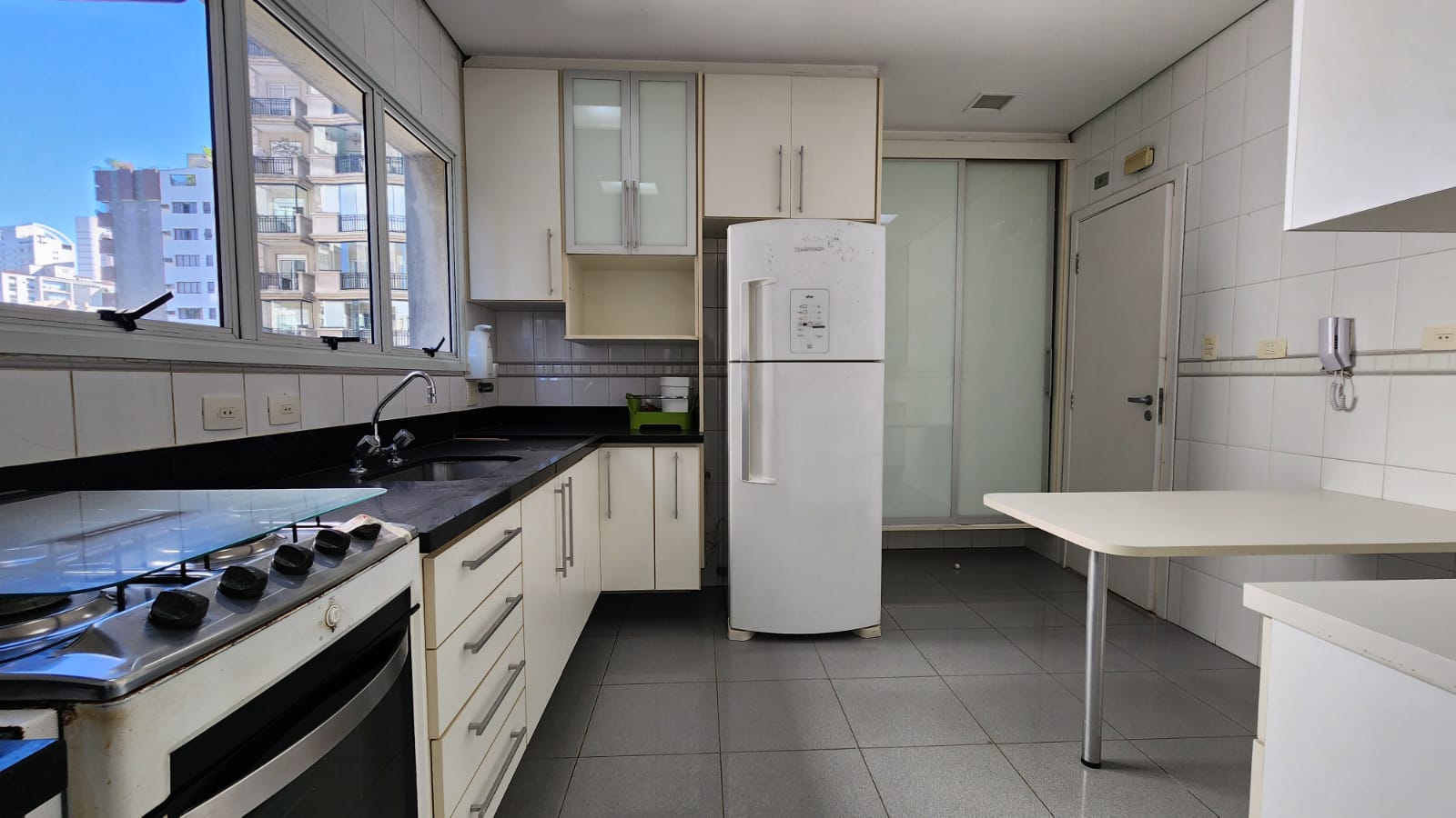 Imagem Apartamento com 3 Quartos para Alugar, 160 m²em Boqueirão - Santos