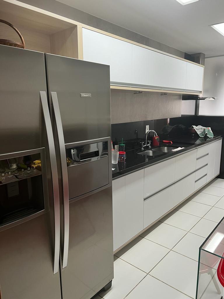 Imagem Apartamento com 4 Quartos à Venda, 132 m²em Camboinhas - Niterói