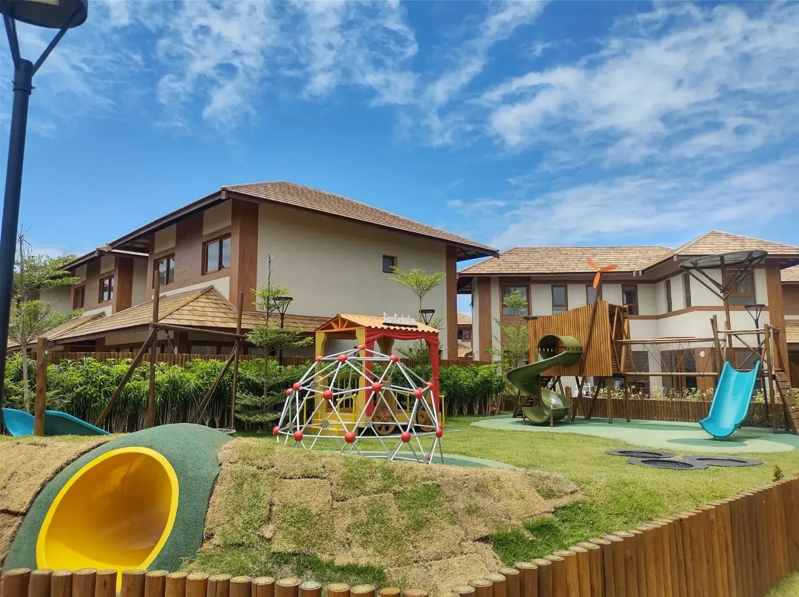 Foto do imóvel: Casa de Condomínio com 4 Quartos à Venda, 180 m² em Dois de Julho - Camaçari