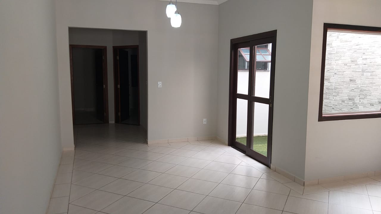 Imagem Casa com 2 Quartos para Alugar, 162 m²em Jardim Primavera - Bragança Paulista