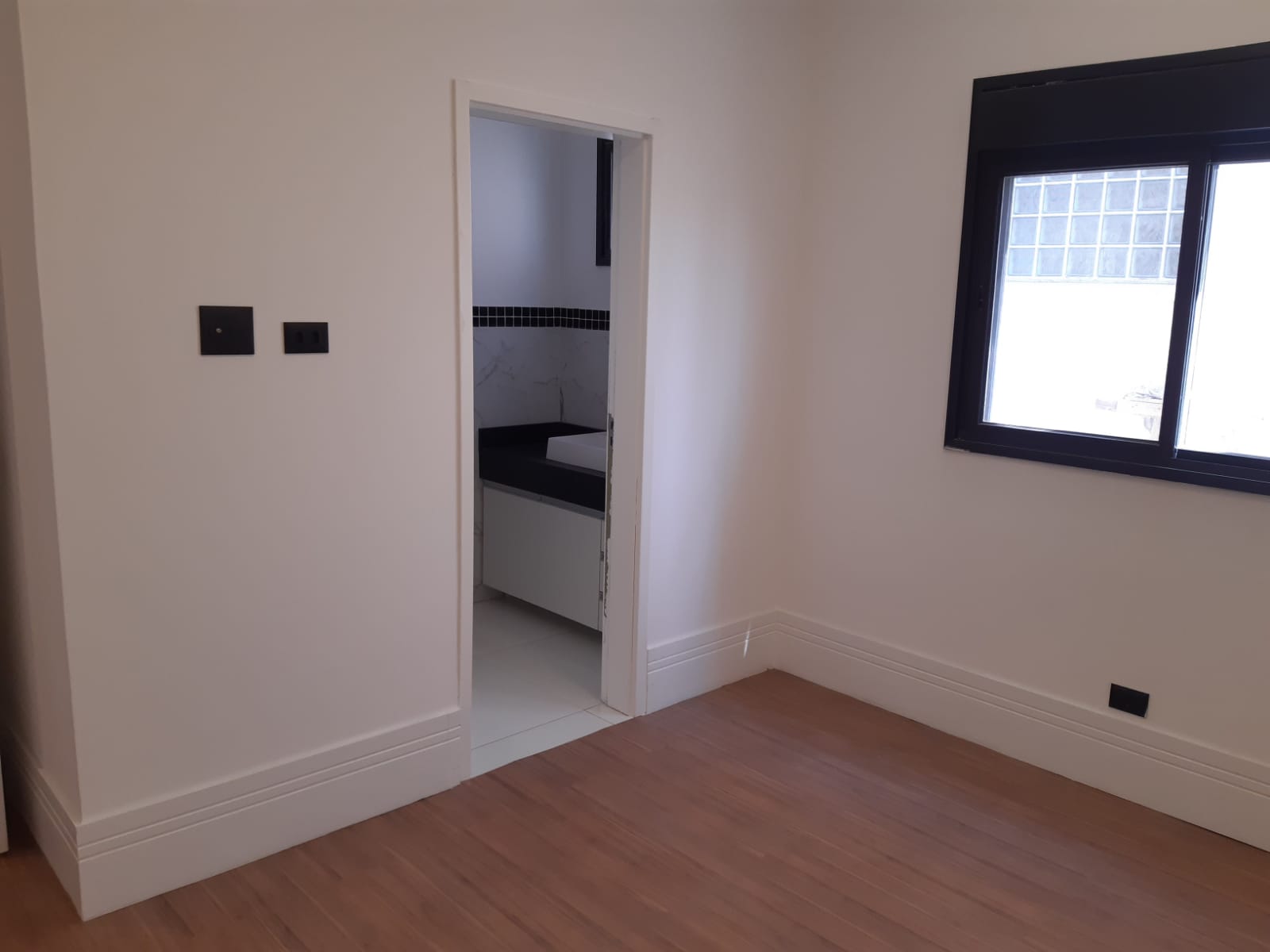 Imagem Casa de Condomínio com 4 Quartos à Venda, 200 m²em Alphaville - Santana de Parnaíba