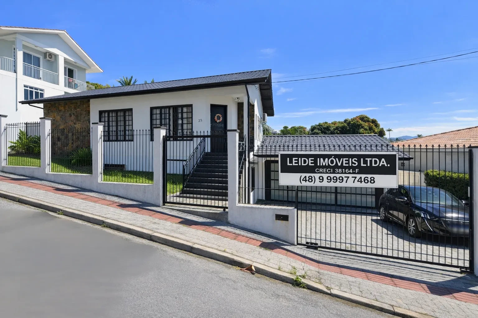 Imagem Sobrado com 4 Quartos à Venda, 380 m² em Centro - São José