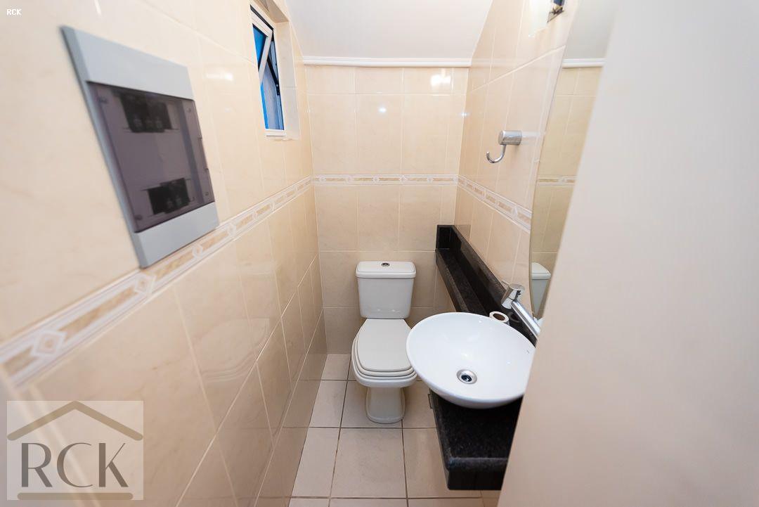 Imagem Sobrado com 3 Quartos à Venda, 162 m²em Uberaba - Curitiba