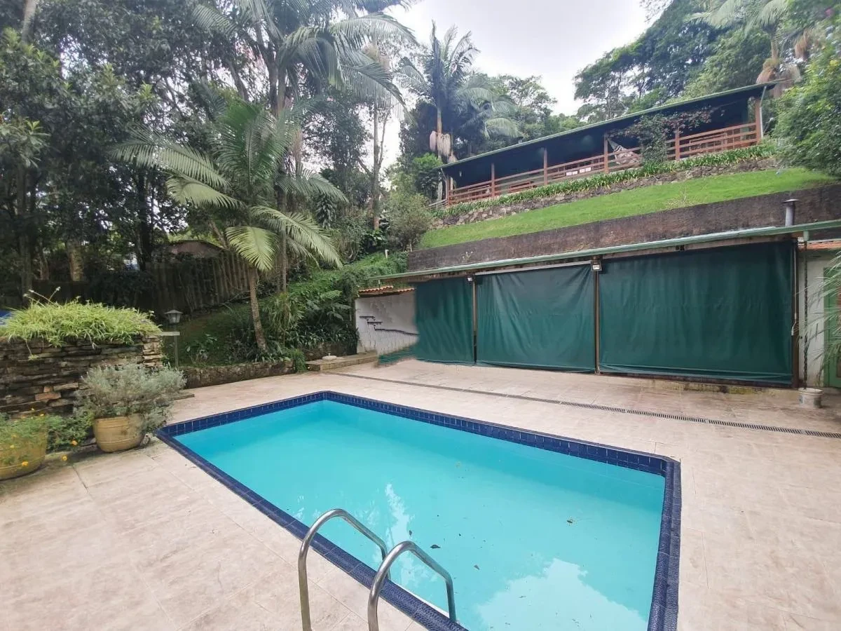 Casa com 2 Quartos à Venda, 200 m² em Chácaras Aurora - Embu das Artes