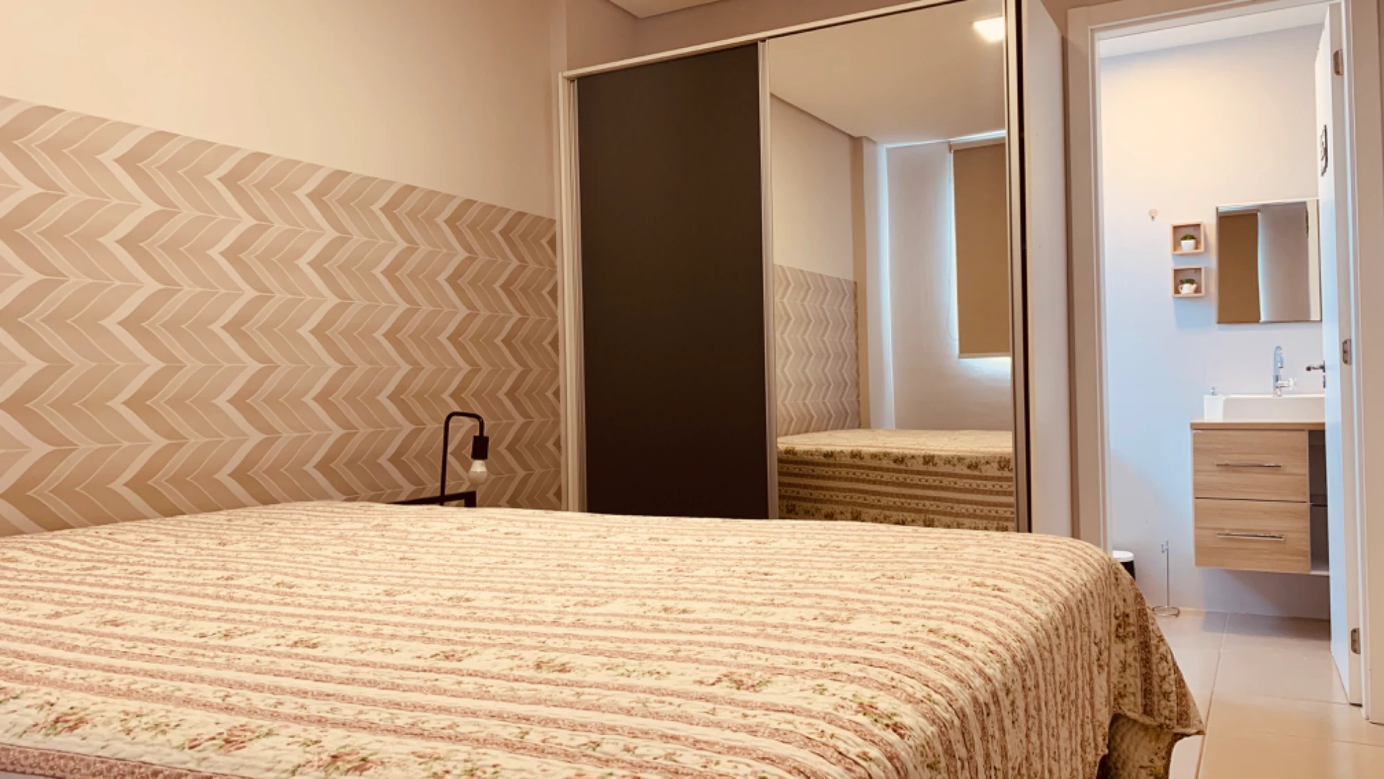 Imagem Apartamento com 2 Quartos à Venda, 59 metros em Torres - Torres