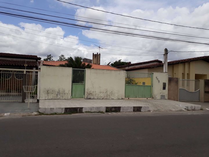 Imagem Casa com 4 Quartos para Alugar, 250 m² em Santa Mônica - Feira De Santana