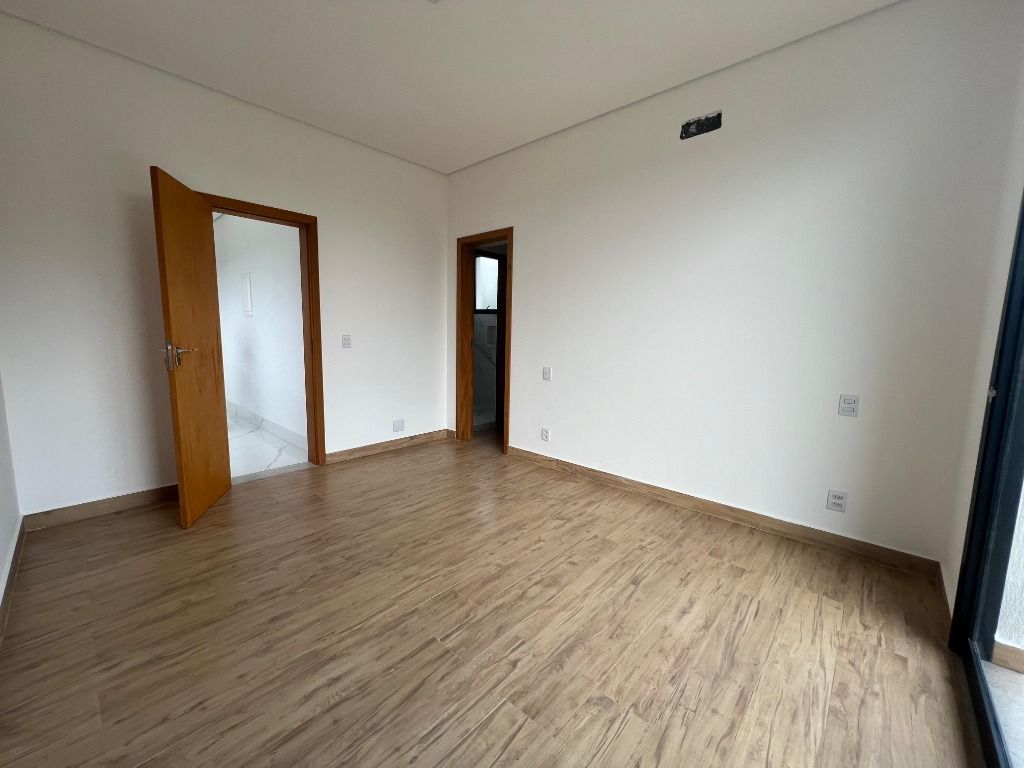 Foto do imóvel: Casa de Condomínio com 4 Quartos à Venda, 260 m² em Várzea - Lagoa Santa