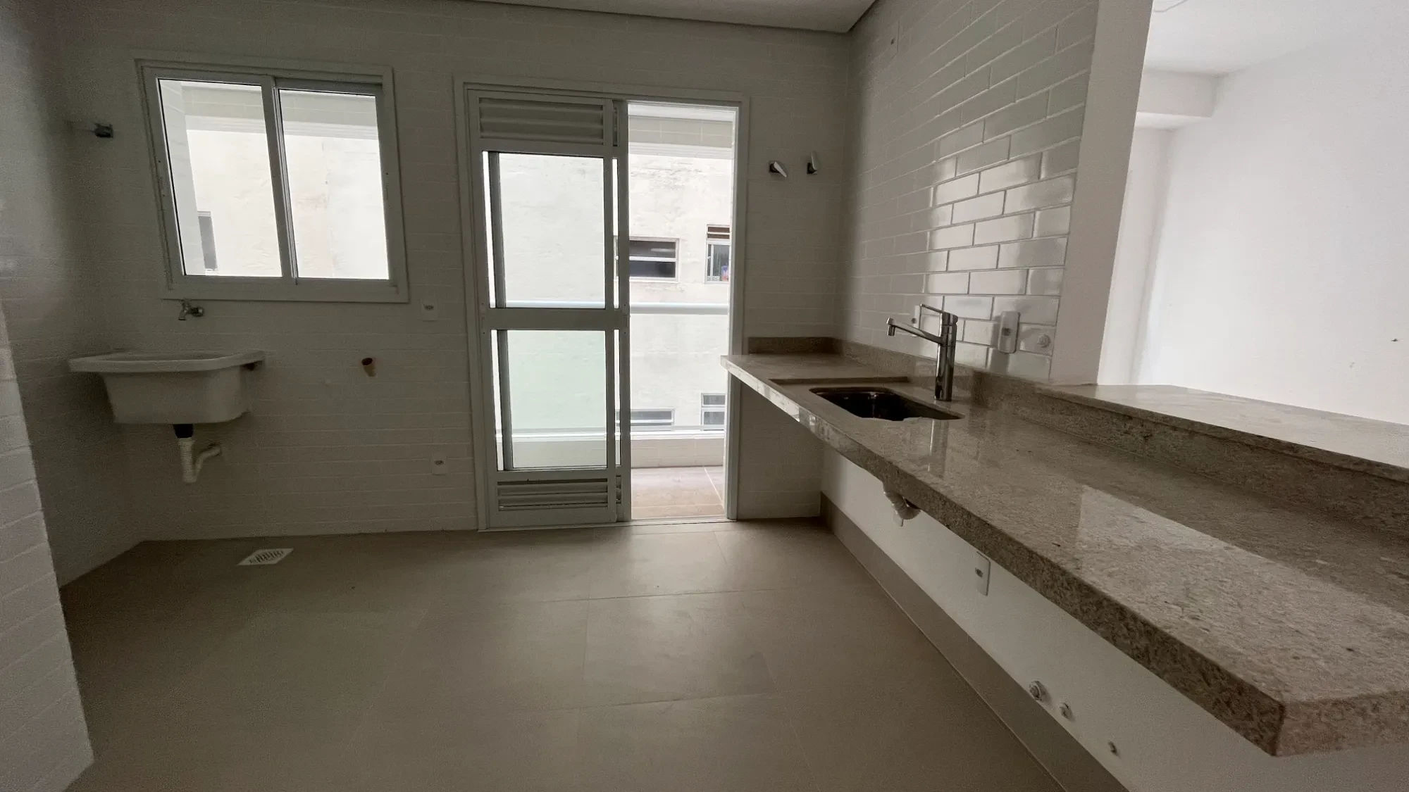 Imagem Apartamento com 2 Quartos à Venda, 82 m² em Aparecida - Santos