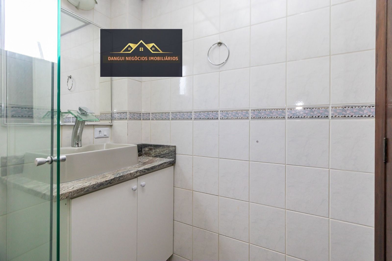 Imagem Apartamento com 3 Quartos à Venda, 91 m²em Bacacheri - Curitiba
