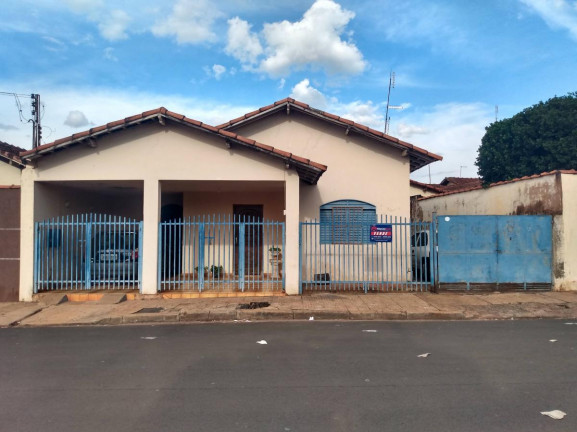 Casa com 3 Quartos à Venda, 142 m² em Vila São Jorge - Ituverava