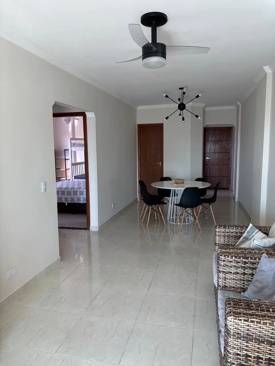 Imagem Apartamento com 2 Quartos à Venda, 100 metros em Ocian - Praia Grande