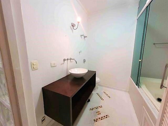 Imagem Sobrado com 3 Quartos à Venda, 200 m²em Conjunto Residencial Novo Pacaembu - São Paulo