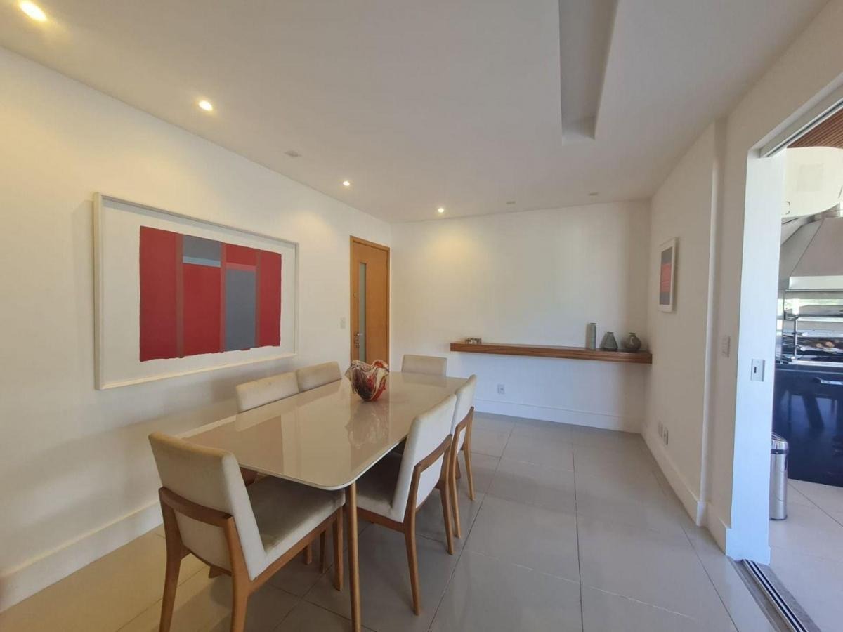 Imagem Apartamento com 4 Quartos à Venda, 263 m²em Camboinhas - Niterói