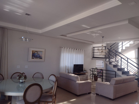Imagem Casa com 5 Quartos à Venda, 350 m² em Centro - Poços de Caldas
