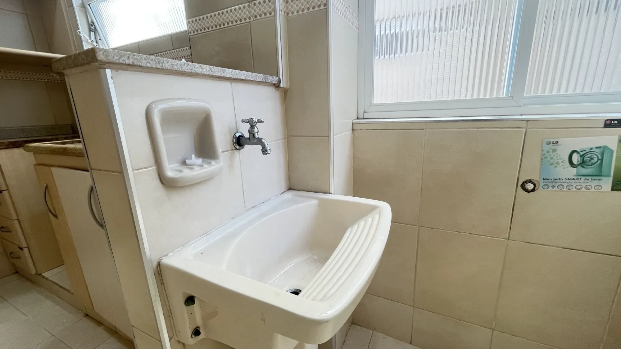 Imagem Apartamento com 1 Quarto à Venda ou Locação, 48 m² em Gonzaga - Santos