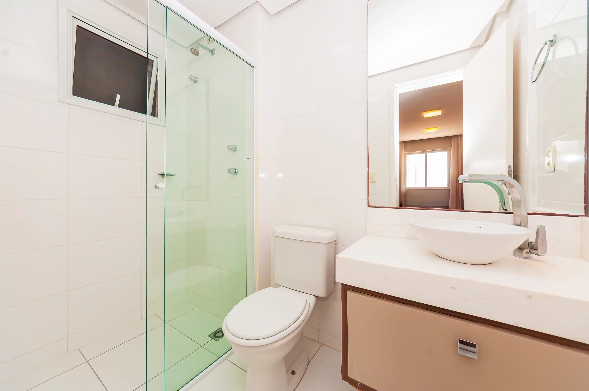 Imagem Apartamento com 2 Quartos à Venda, 75 m² em Cabral - Curitiba