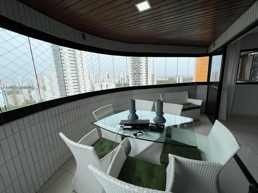Imagem Apartamento com 4 Quartos à Venda, 226 m² em Monteiro - Recife
