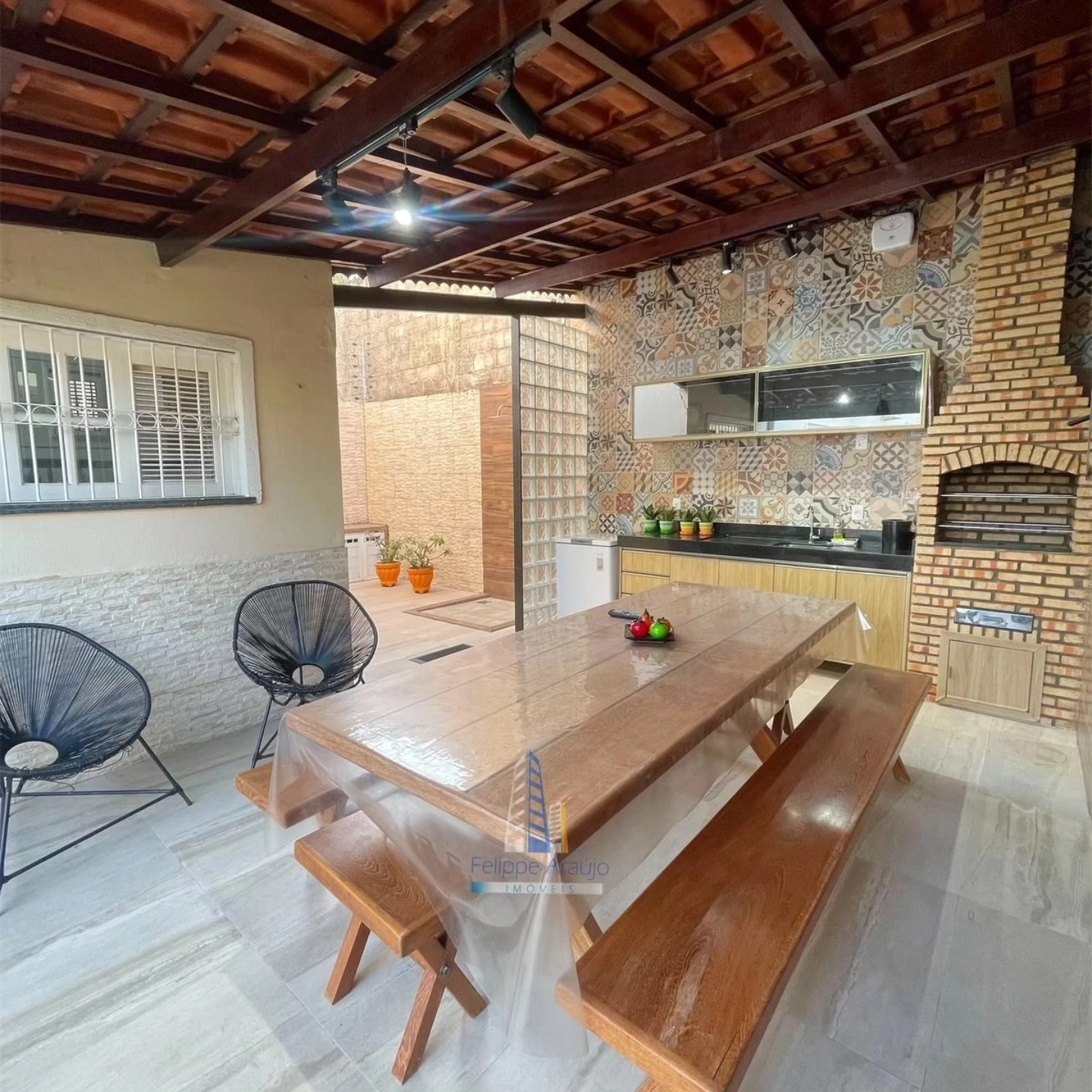 Imagem Casa com 4 Quartos à Venda, 212 metros em Maraponga - Fortaleza