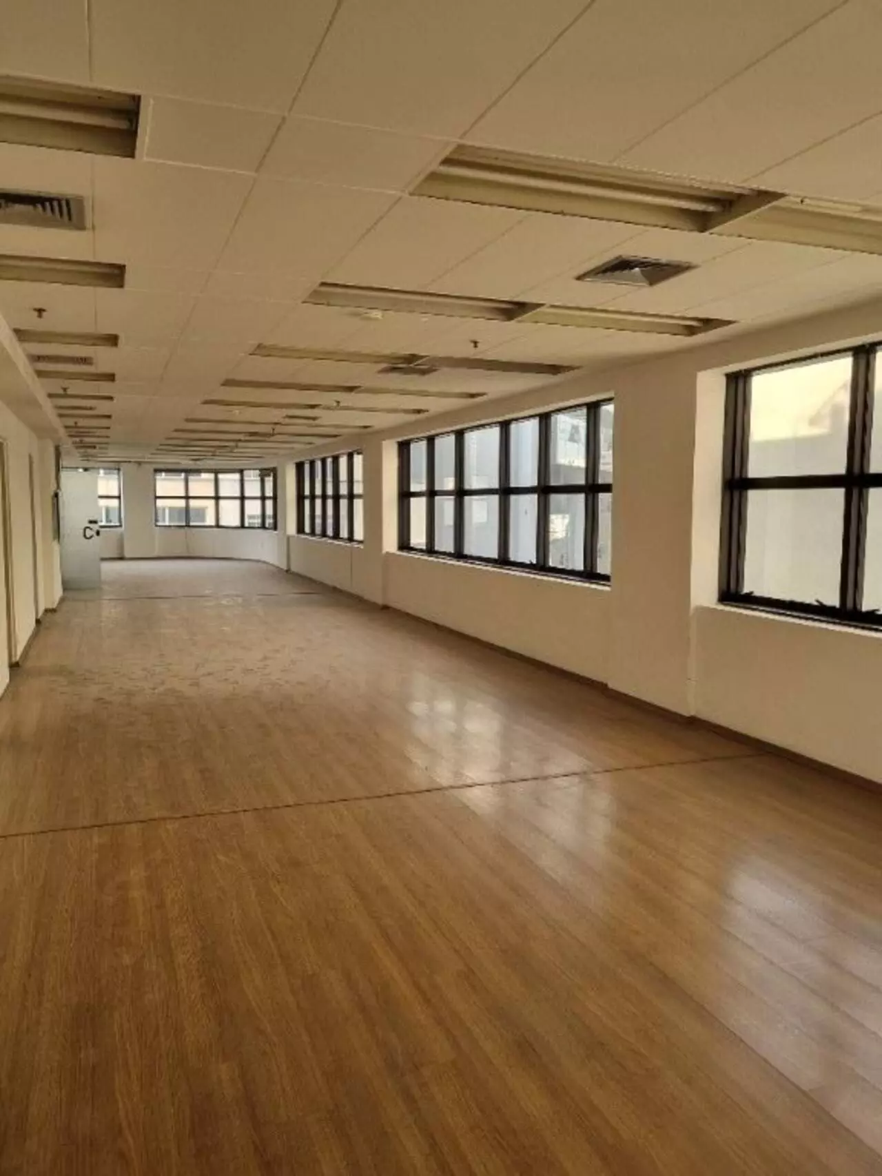 Sala Comercial à Venda ou Locação, 188 m² em Vila Buarque - São Paulo