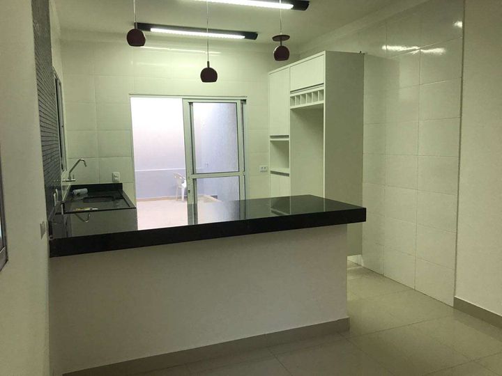 Sobrado com 3 Quartos à Venda, 180 m² em Jardim Das Indústrias - São José Dos Campos