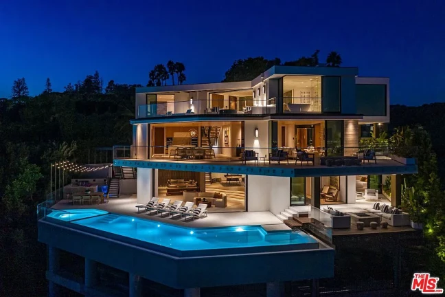 Imagem Casa de Condomínio com 4 Quartos à Venda, 650 m²em Santa Luzia - Contagem