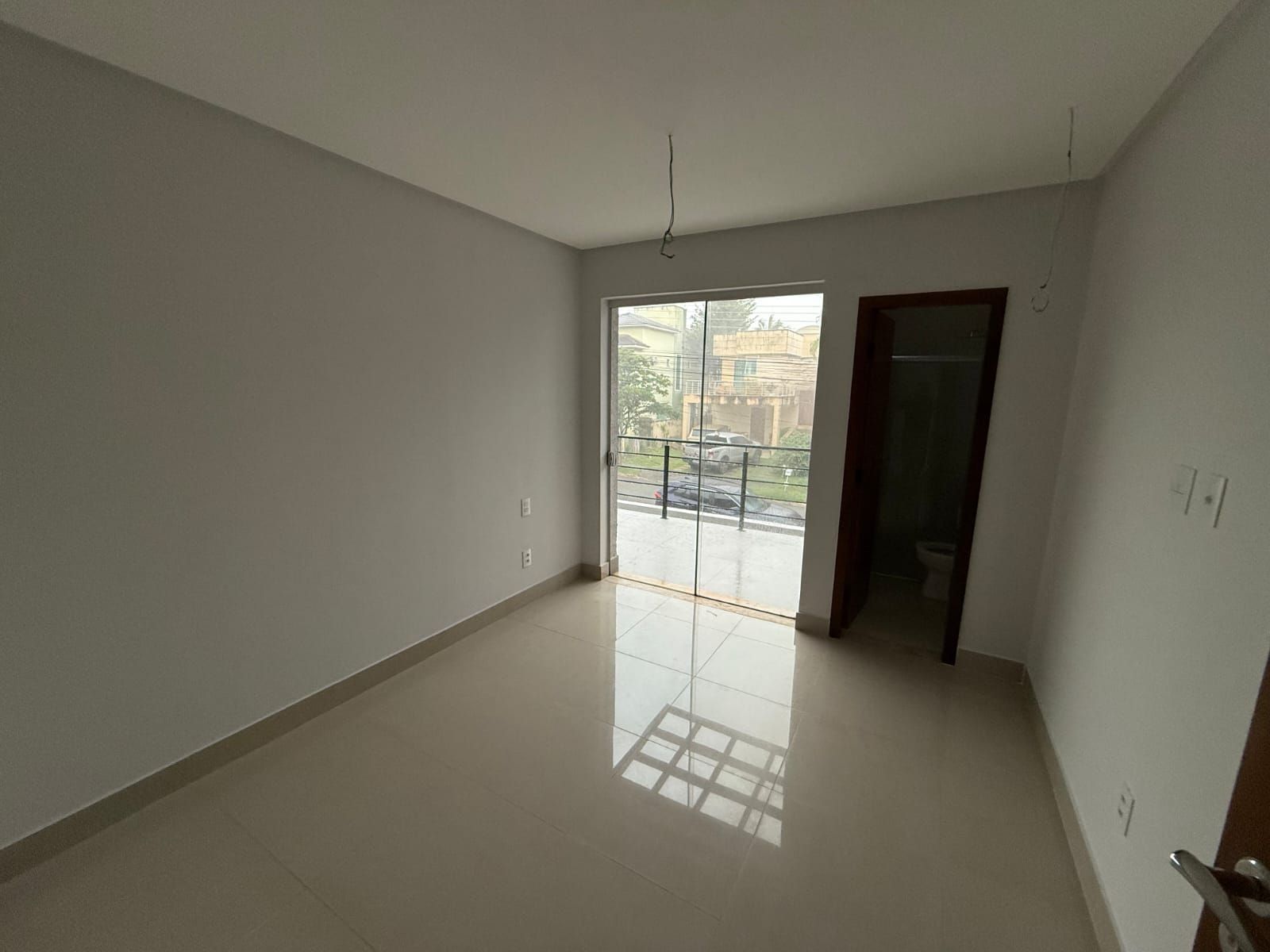 Imagem Casa com 4 Quartos à Venda, 368 m² em Loteamento Portal do Sol I - Goiânia