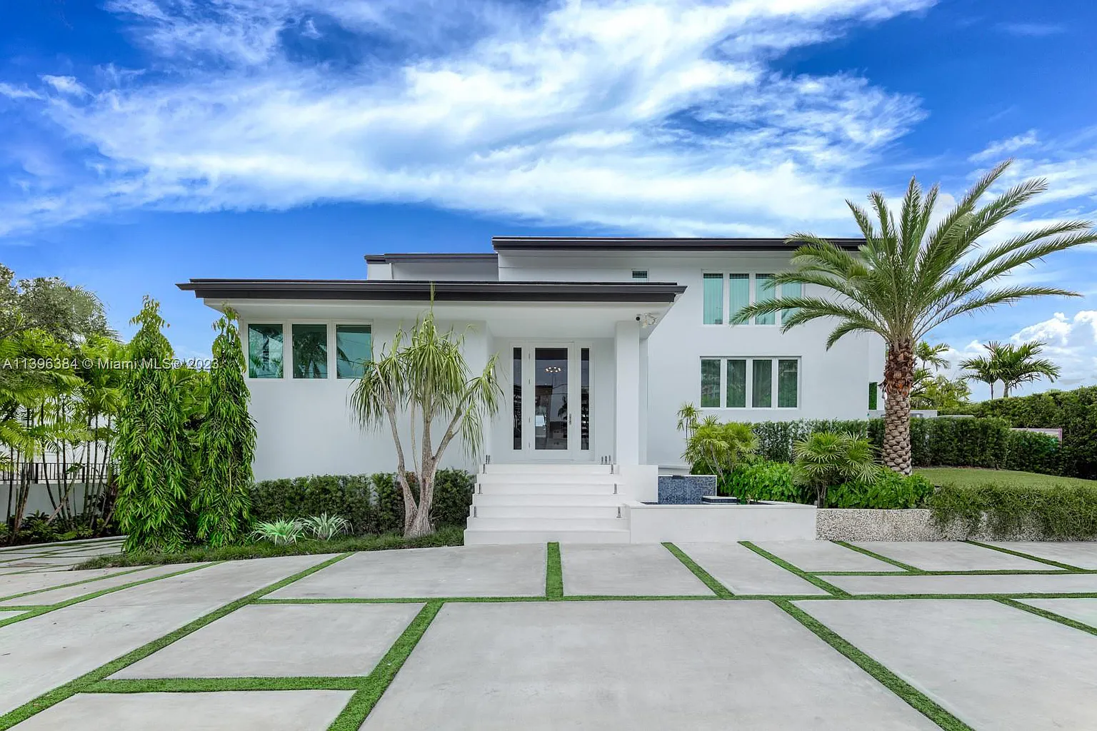 Foto do imóvel: Casa de Condomínio com 6 Quartos à Venda, 492 m²em Alphaville Residencial Um - Barueri