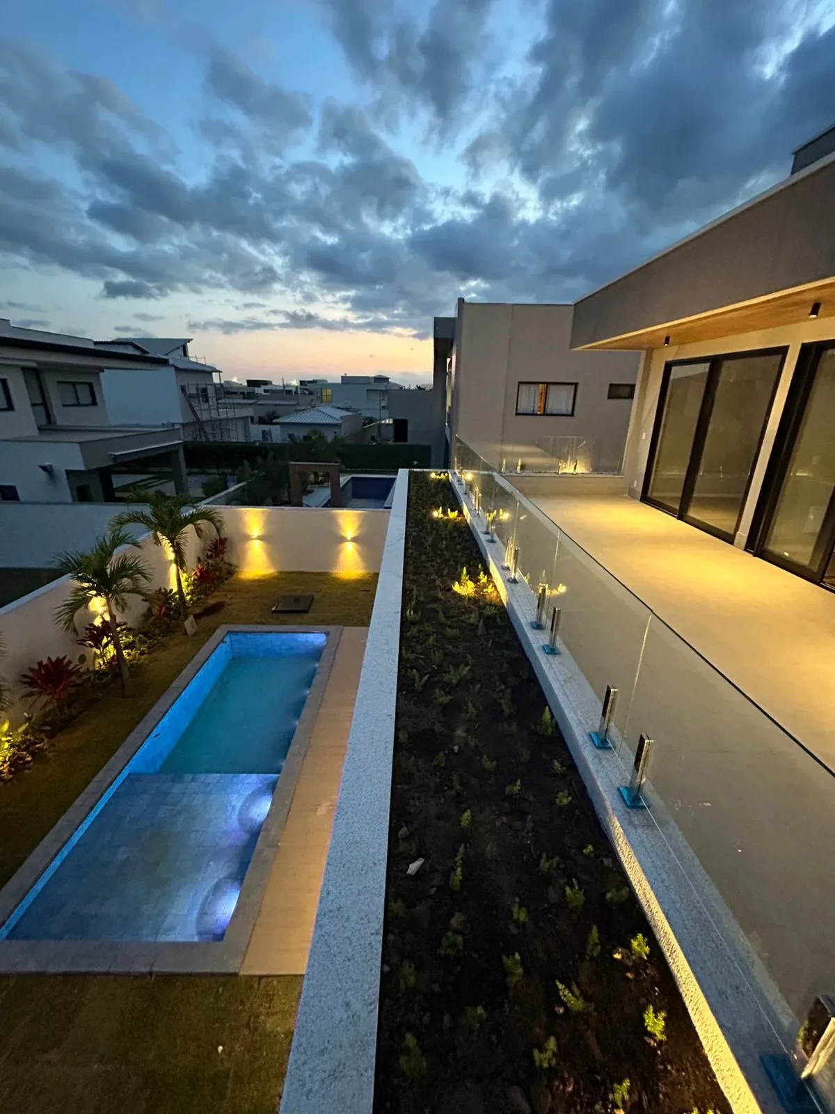 Imagem Casa com 4 Quartos à Venda, 467 m² em Jacuhy - Serra