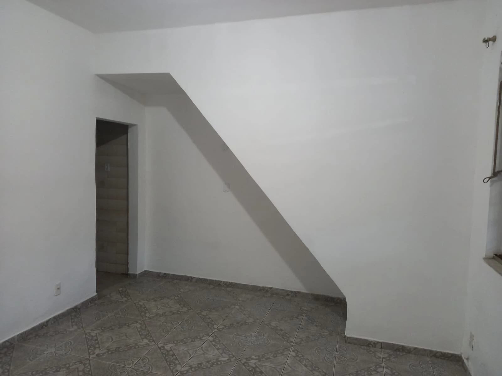 Foto do imóvel: Kitnet com 1 Quarto para Alugar, 35 m² em Realengo - Rio de Janeiro