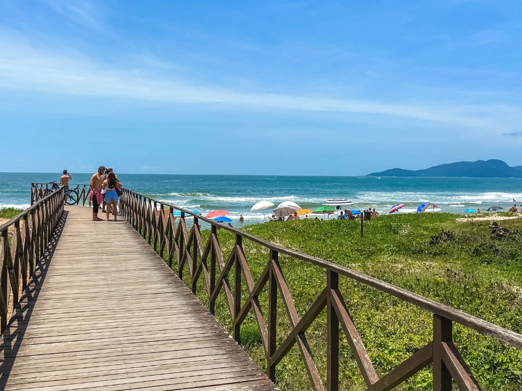 Imagem Casa com 3 Quartos à Venda ou Temporada, 202 m²em Praia dos Amores - Balneário Camboriú