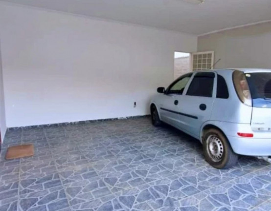 Casa com 3 Quartos à Venda,  em Nova Jaguariúna - Jaguariúna