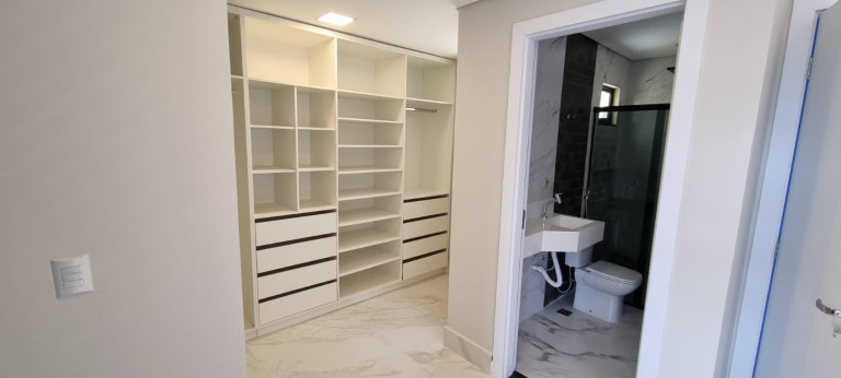 Foto do imóvel: Sobrado com 3 Quartos à Venda, 151 m² em Parque Esplanada III - Valparaíso de Goiás