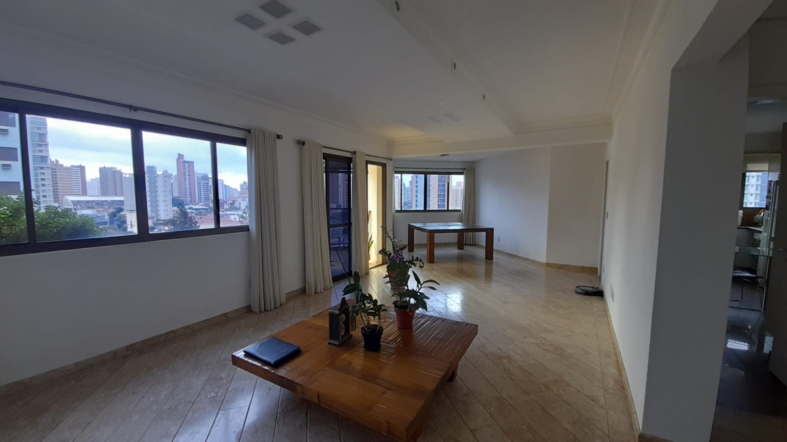 Imagem Apartamento com 3 Quartos à Venda, 208 m²em Cambuí - Campinas