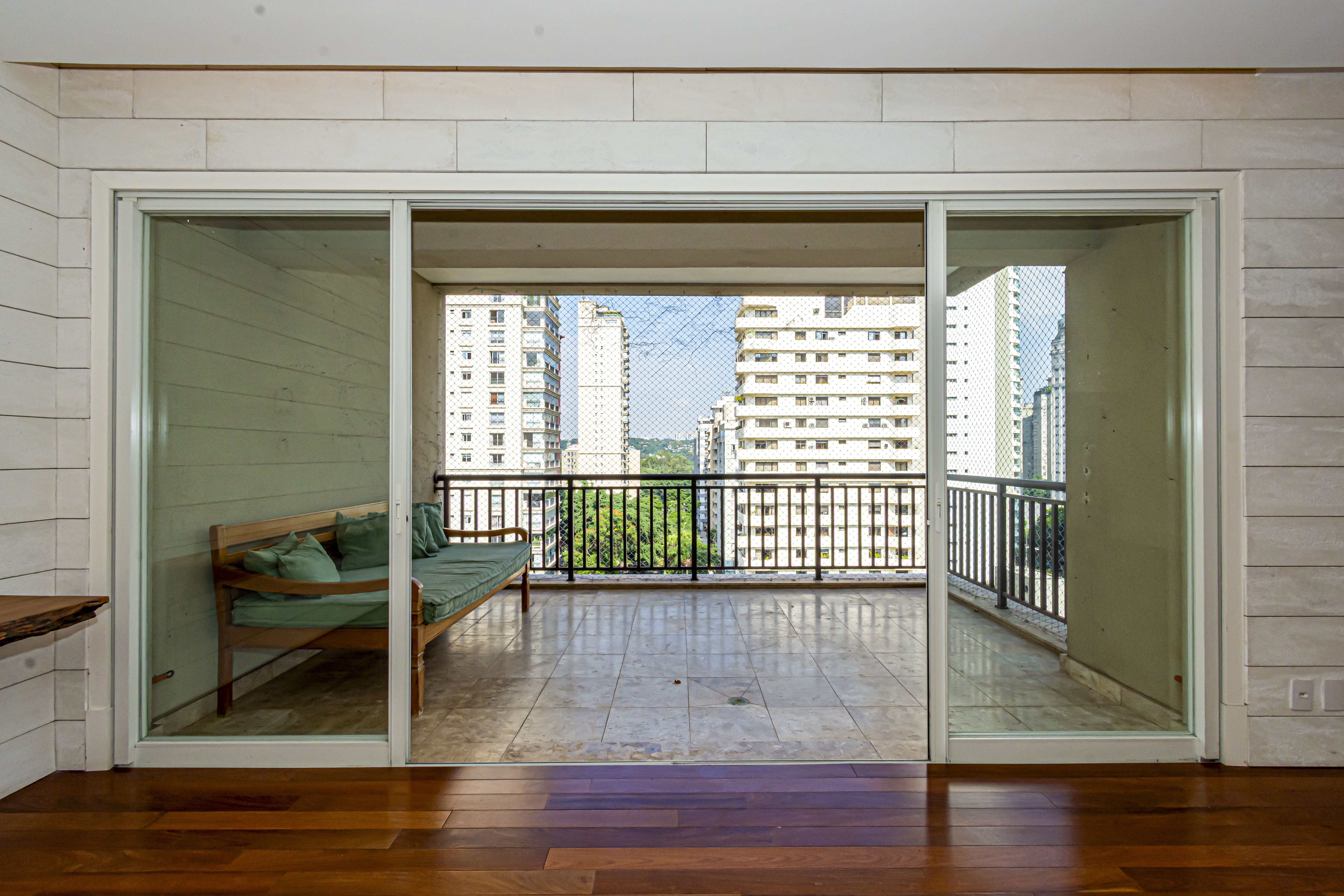 Imagem Apartamento com 3 Quartos à Venda, 199 m² em Jardim Paulistano - São Paulo