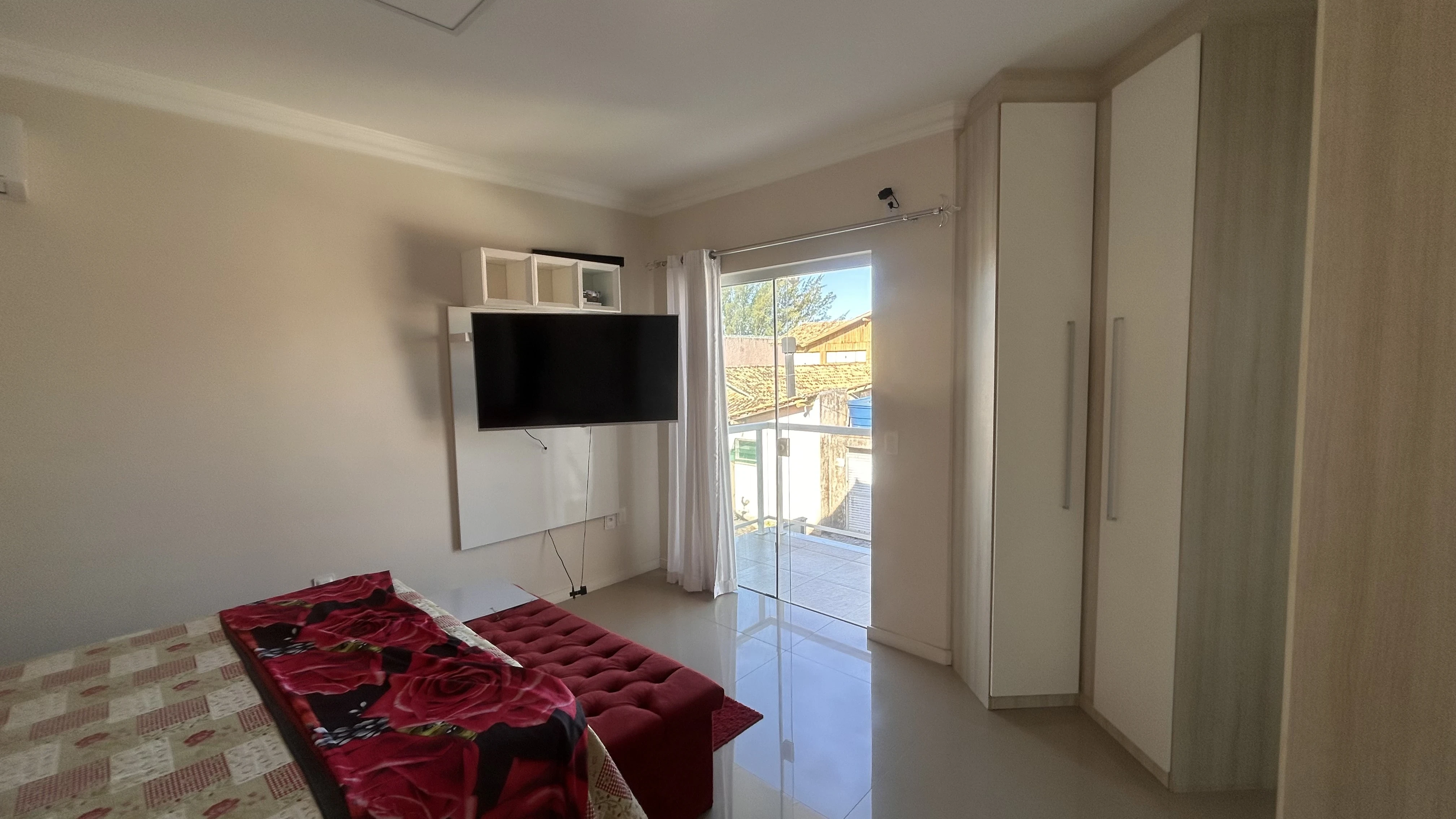 Imagem Sobrado com 3 Quartos à Venda, 200 m² em Barra do Aririú - Palhoça