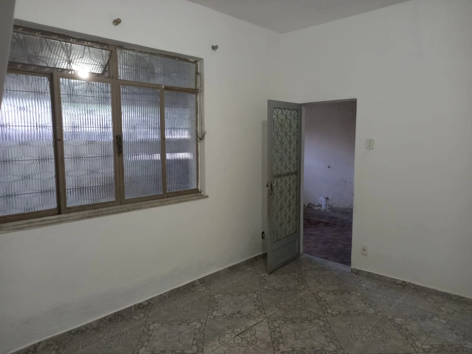 Foto do imóvel: Kitnet com 1 Quarto para Alugar, 35 m² em Realengo - Rio de Janeiro
