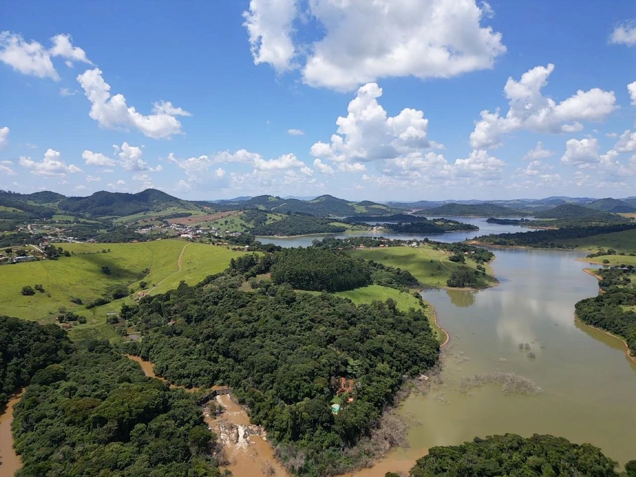 Foto do imóvel: Chácara com 4 Quartos à Venda, 490 m² em Vargem - Vargem