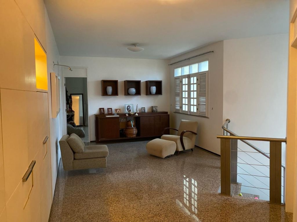 Imagem Casa com 5 Quartos para Alugar, 435 m²em Engenheiro Luciano Cavalcante - Fortaleza