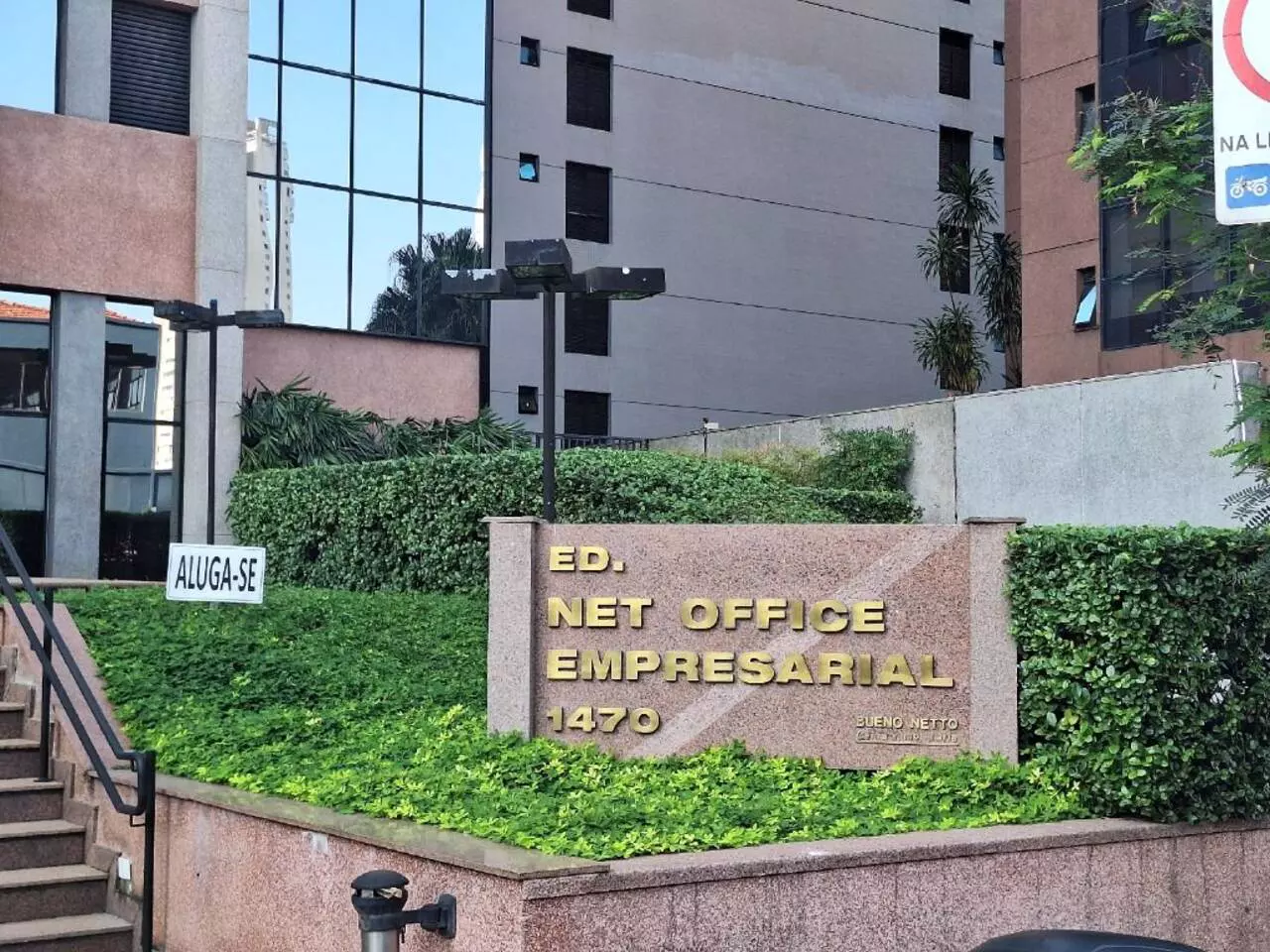 Sala Comercial à Venda ou Locação, 74 m²em Vila Olímpia - São Paulo