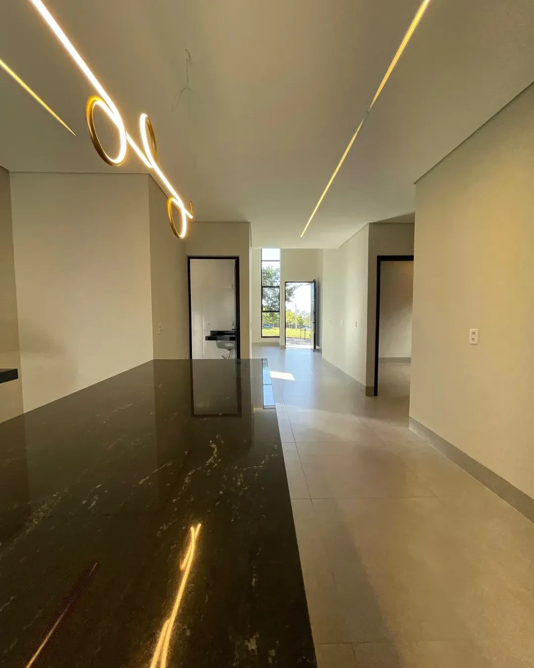 Imagem Casa de Condomínio com 4 Quartos à Venda, 180 metro em Terras Alpha Residencial 1 - Senador Canedo
