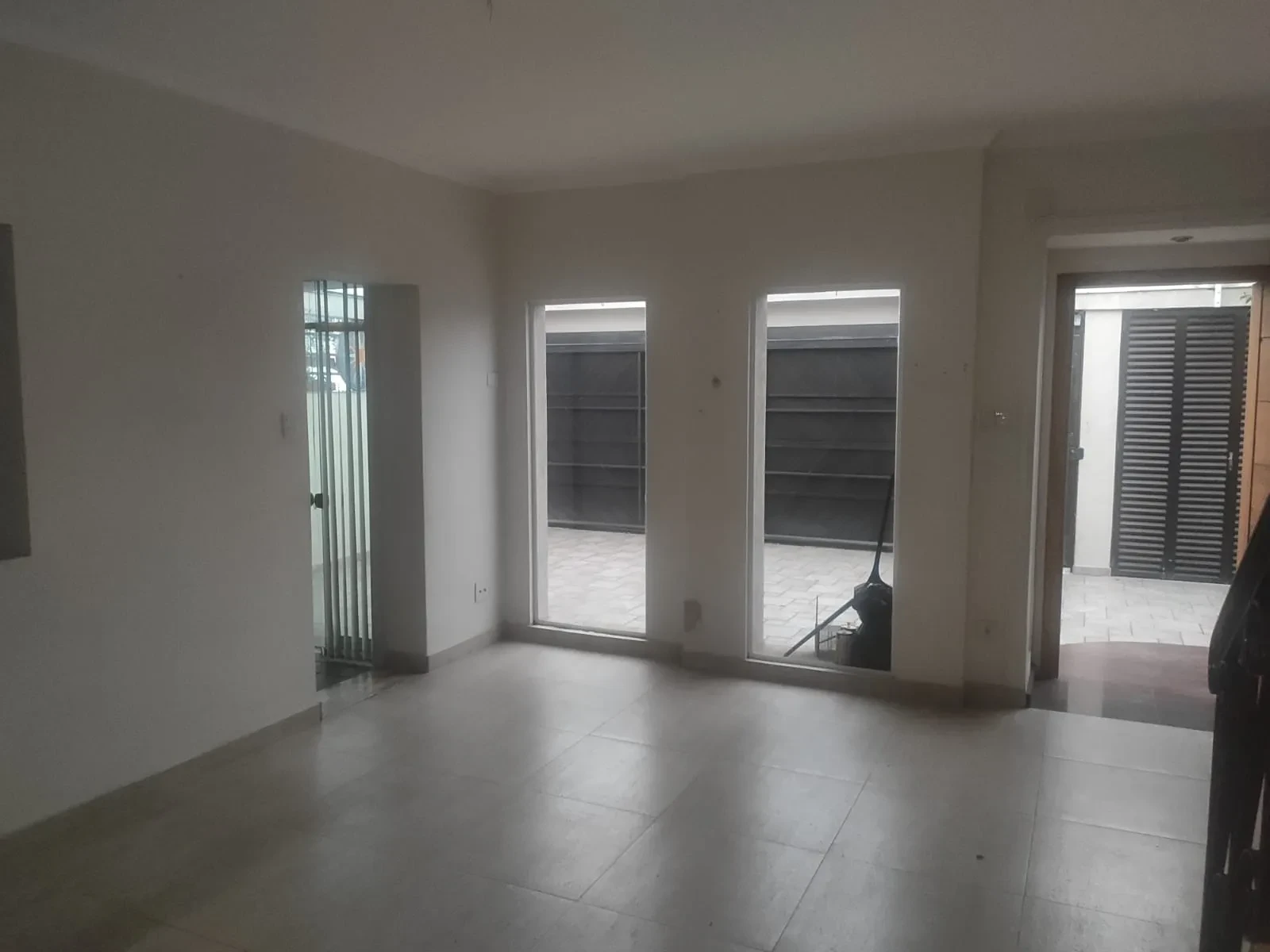 Imagem Casa com 3 Quartos para Alugar, 220 metros em Gonzaga - Santos