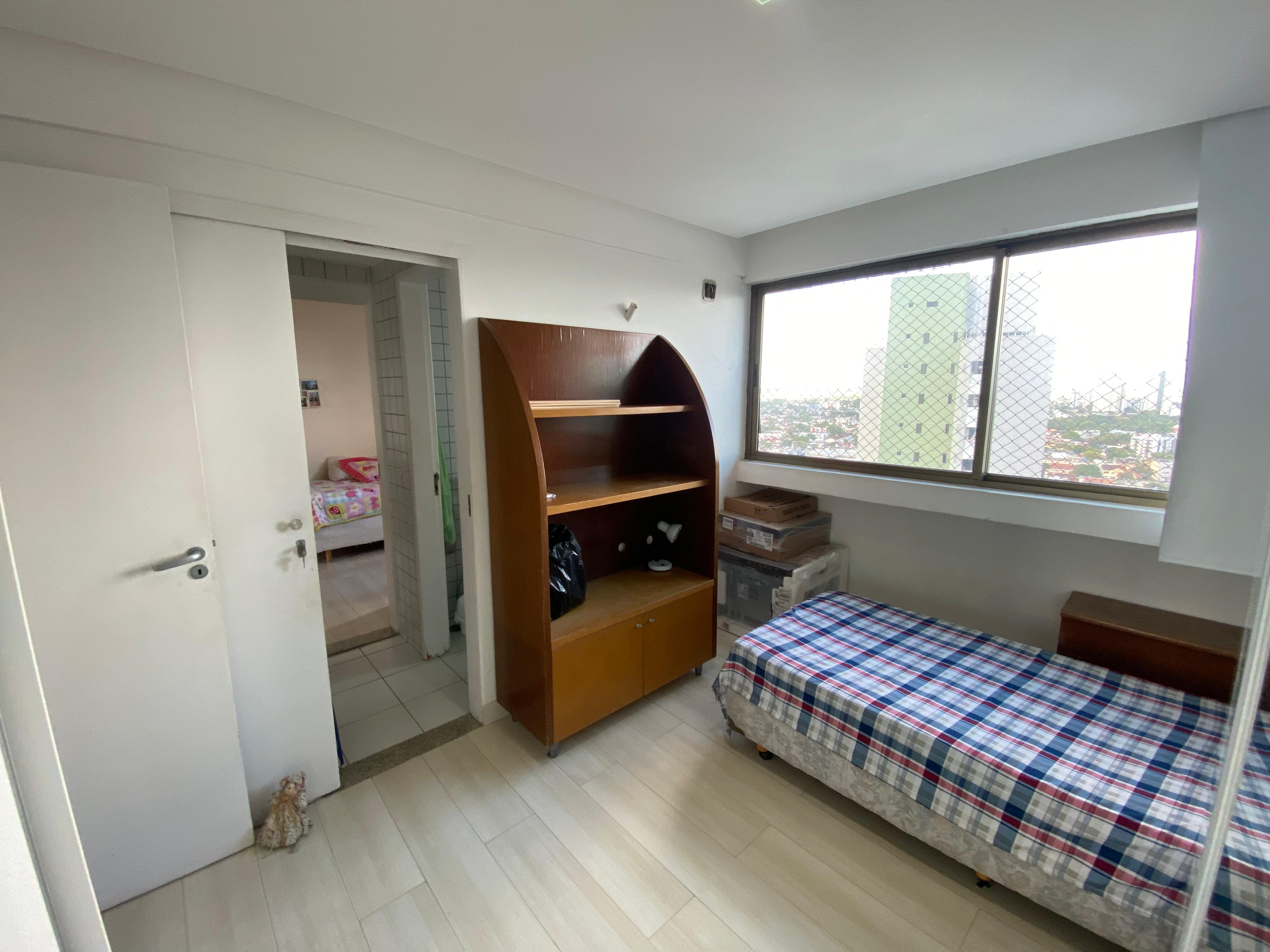 Imagem Apartamento com 4 Quartos à Venda, 165 m²em Encruzilhada - Recife