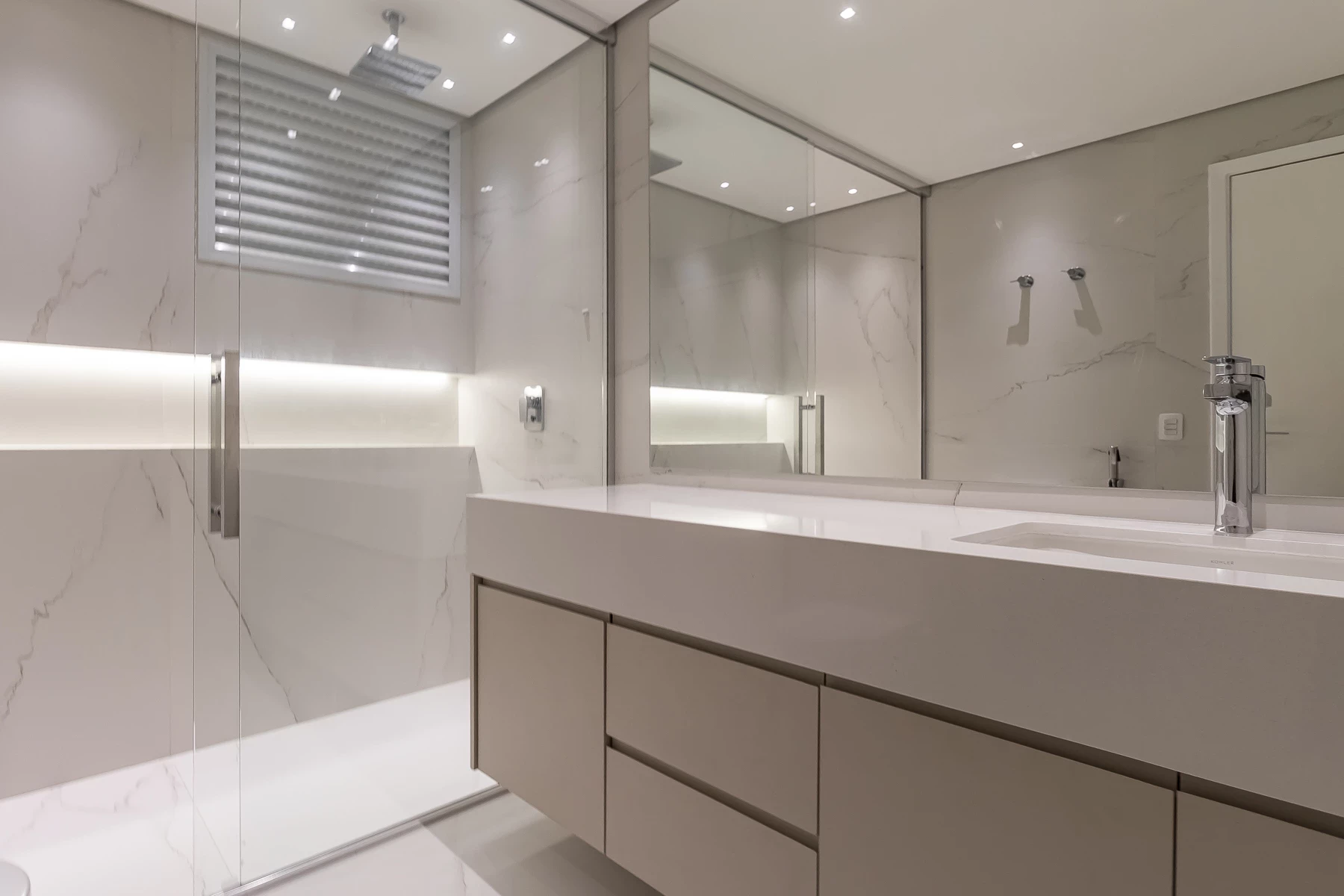 Imagem Apartamento com 3 Quartos à Venda, 213 m² em Cerqueira César - São Paulo