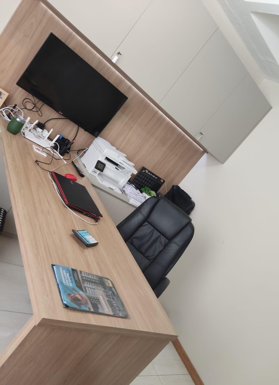 Imagem Sala Comercial à Venda ou Locação, 27 m² em Tristeza - Porto Alegre