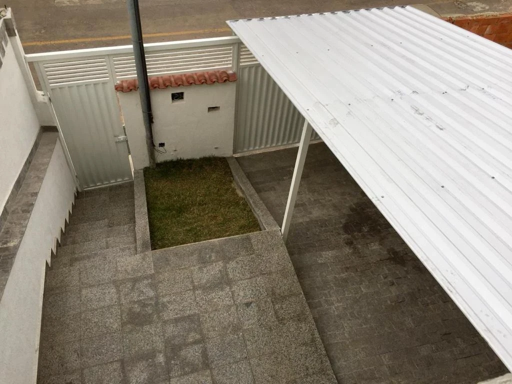 Foto do imóvel: Casa com 2 Quartos à Venda ou Locação, 60 m² em Santa Cecília - Juiz de Fora